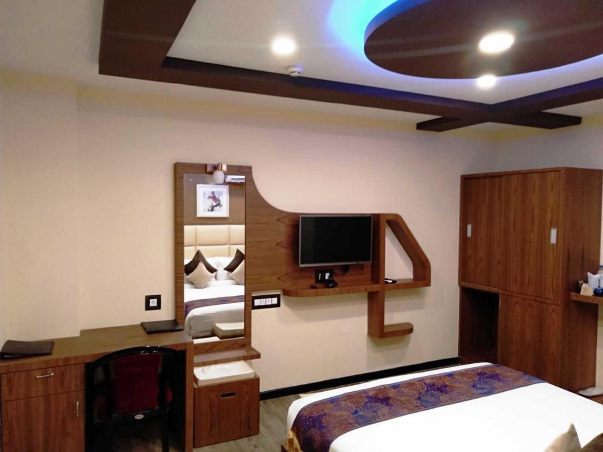 Dolphin Chocolate Inn Chandannagar Ngoại thất bức ảnh