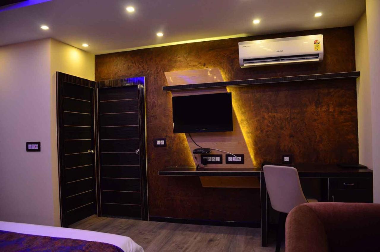 Dolphin Chocolate Inn Chandannagar Ngoại thất bức ảnh