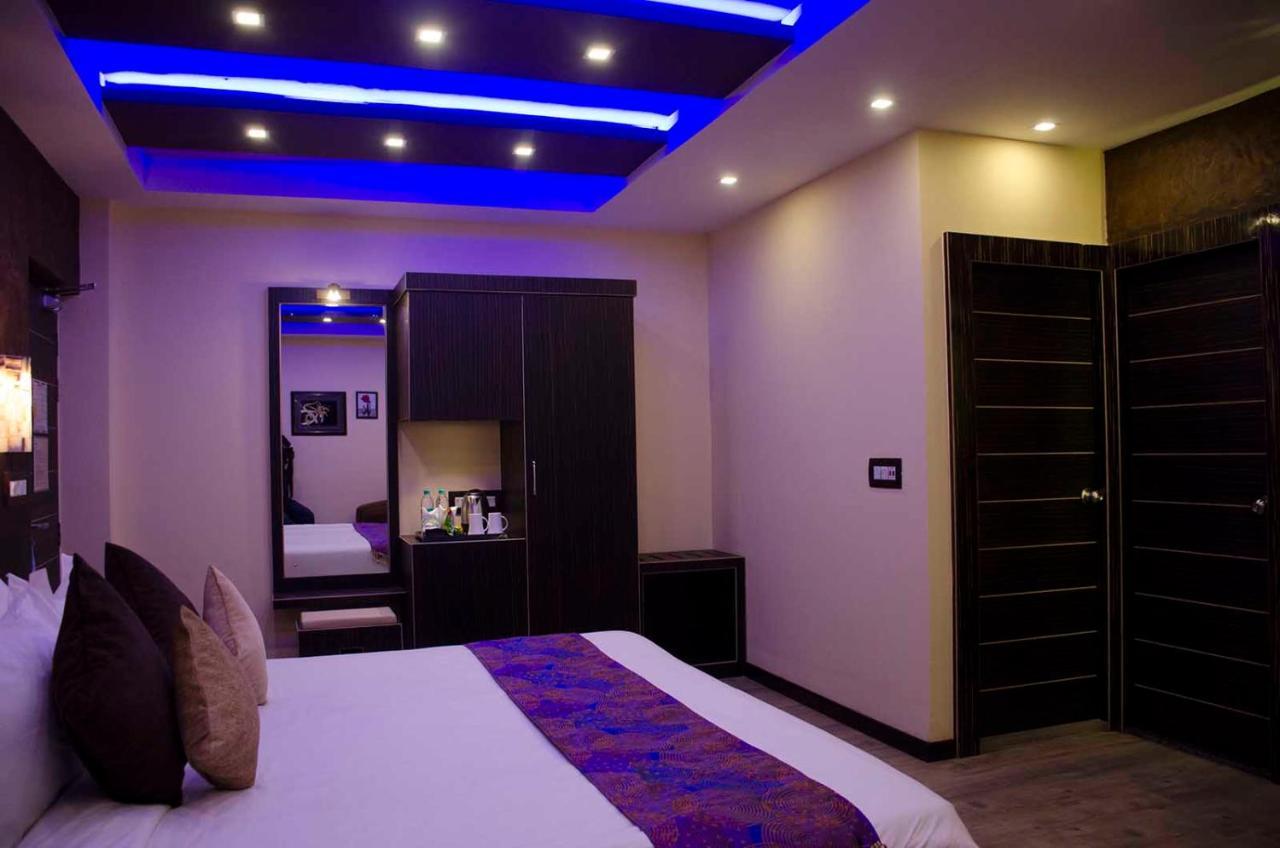Dolphin Chocolate Inn Chandannagar Ngoại thất bức ảnh