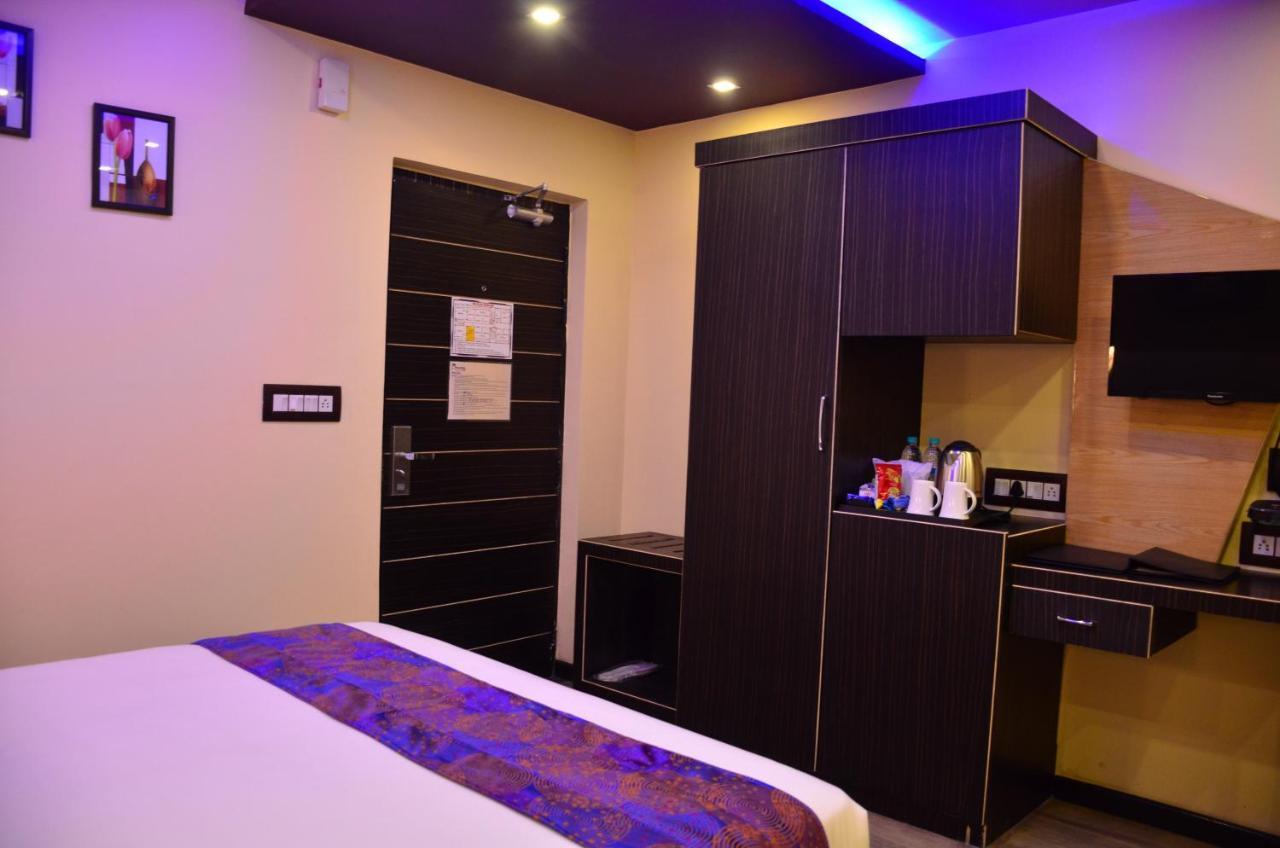 Dolphin Chocolate Inn Chandannagar Ngoại thất bức ảnh