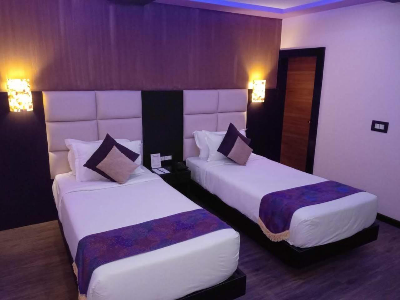 Dolphin Chocolate Inn Chandannagar Ngoại thất bức ảnh