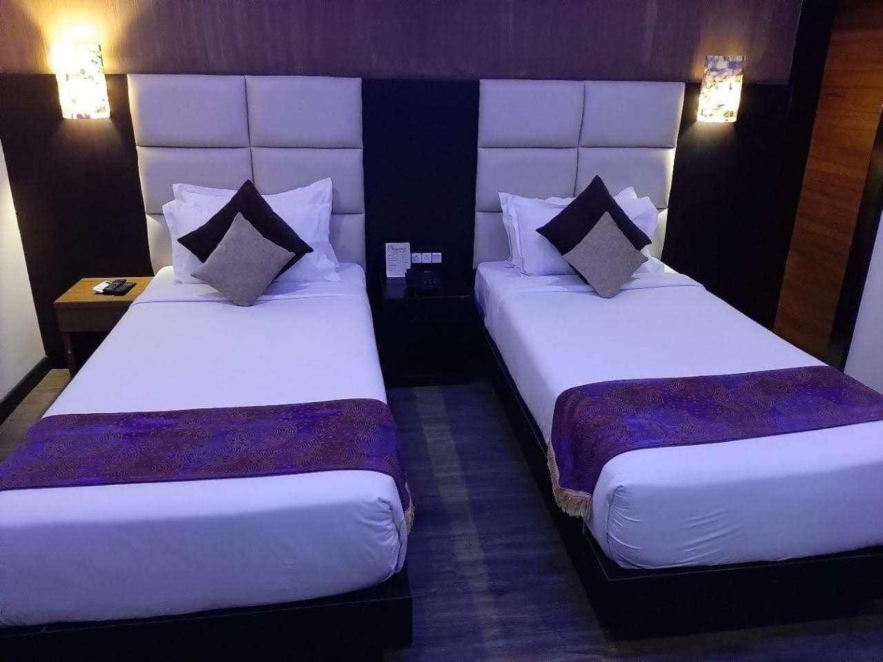 Dolphin Chocolate Inn Chandannagar Ngoại thất bức ảnh