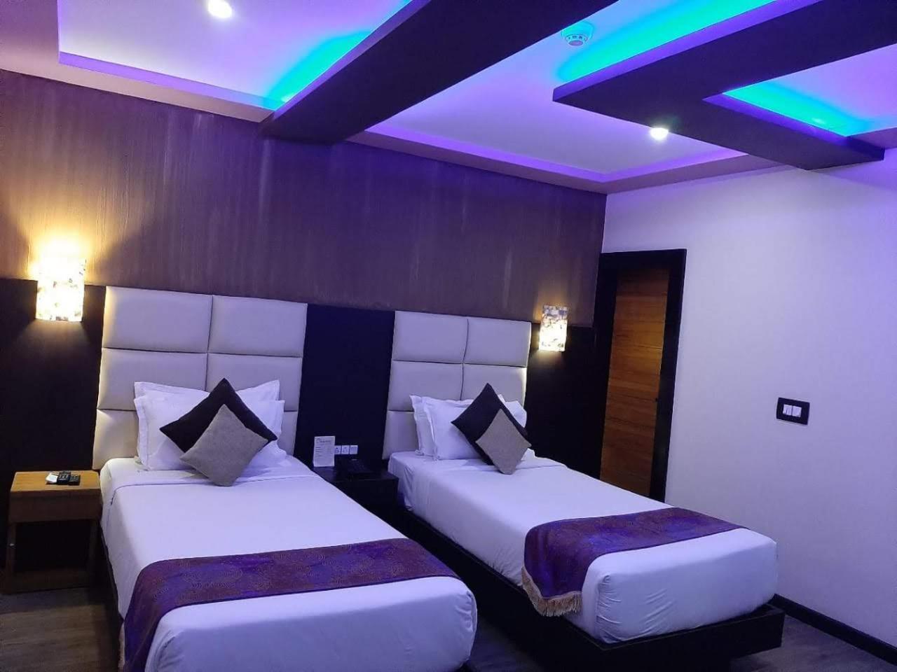 Dolphin Chocolate Inn Chandannagar Ngoại thất bức ảnh