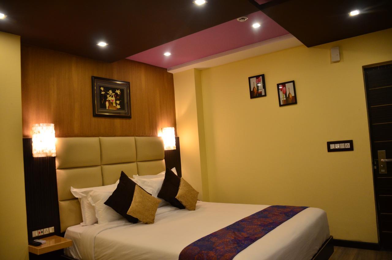 Dolphin Chocolate Inn Chandannagar Ngoại thất bức ảnh