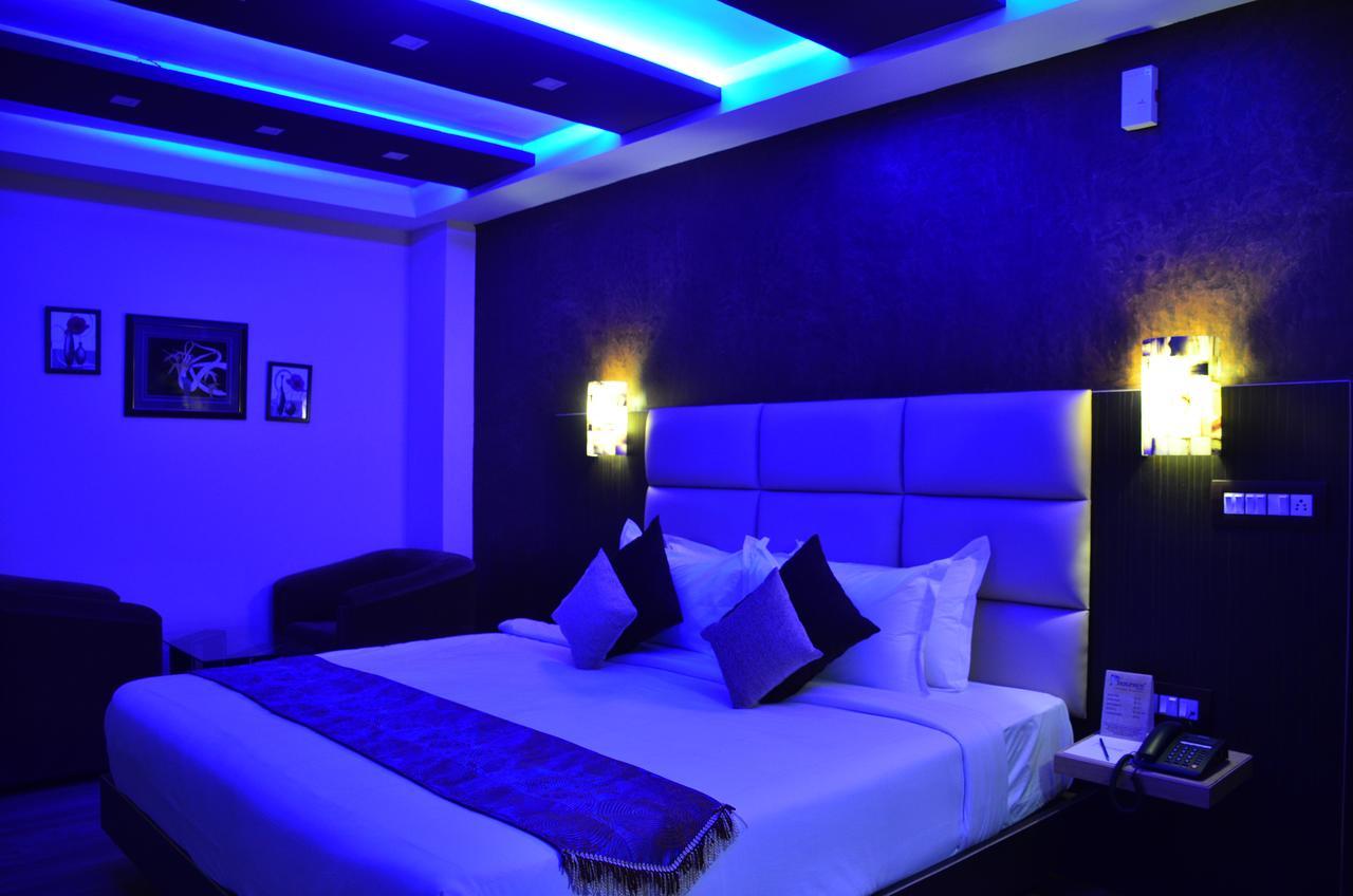 Dolphin Chocolate Inn Chandannagar Ngoại thất bức ảnh