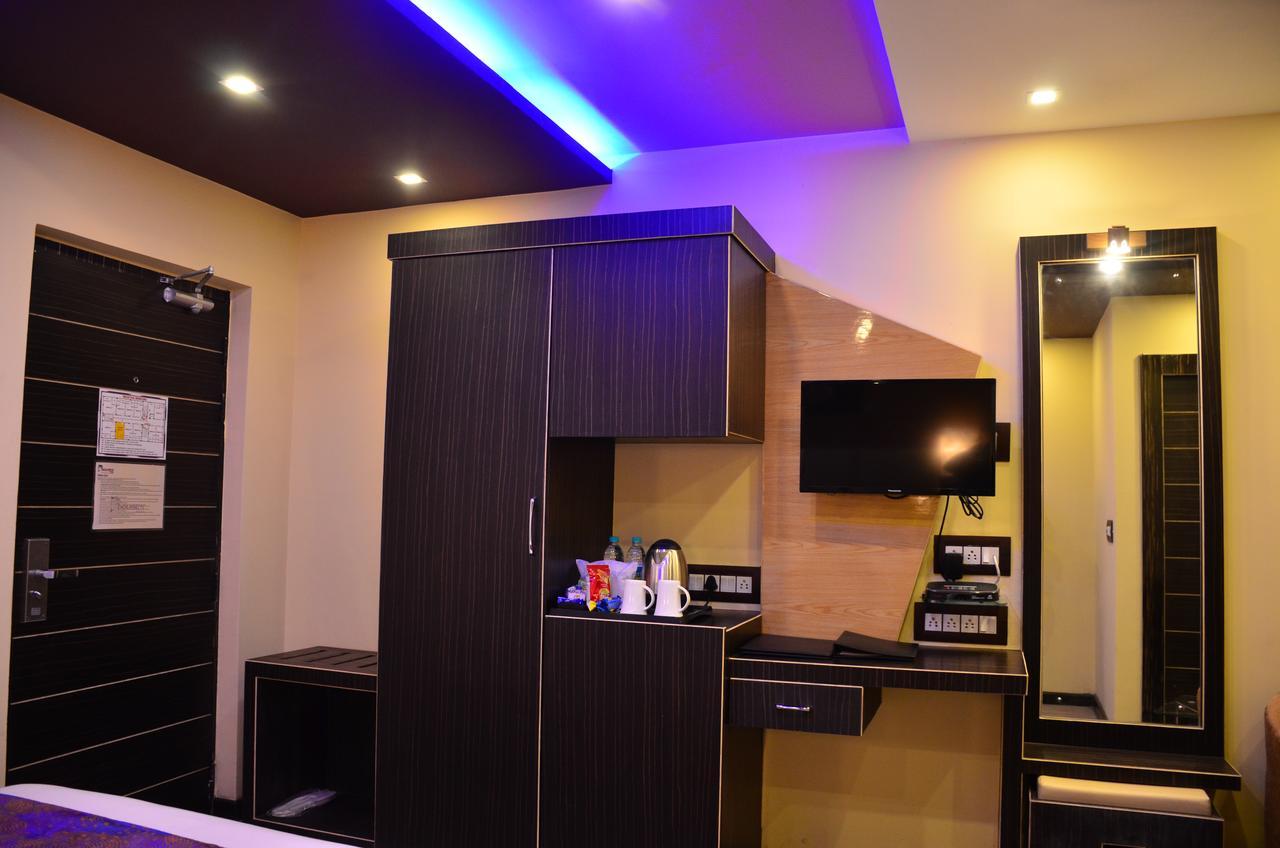 Dolphin Chocolate Inn Chandannagar Ngoại thất bức ảnh