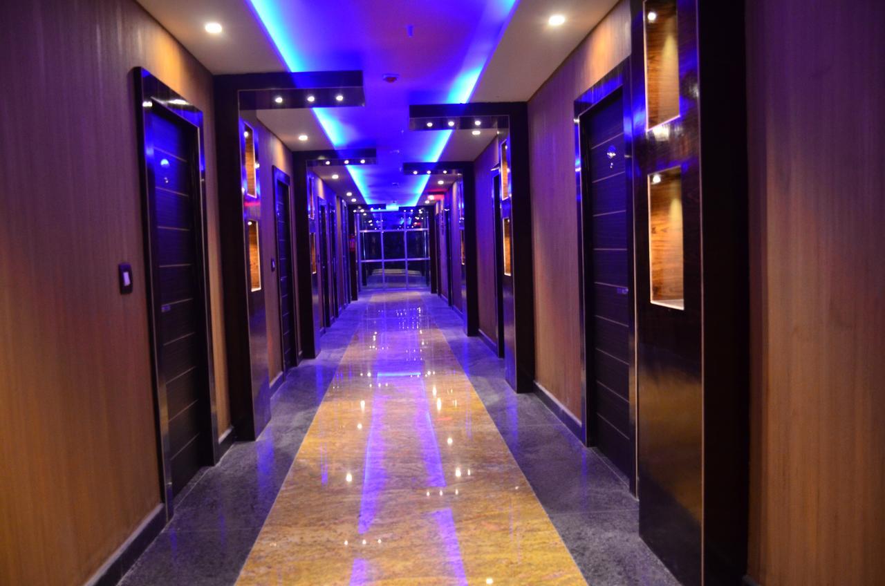 Dolphin Chocolate Inn Chandannagar Ngoại thất bức ảnh