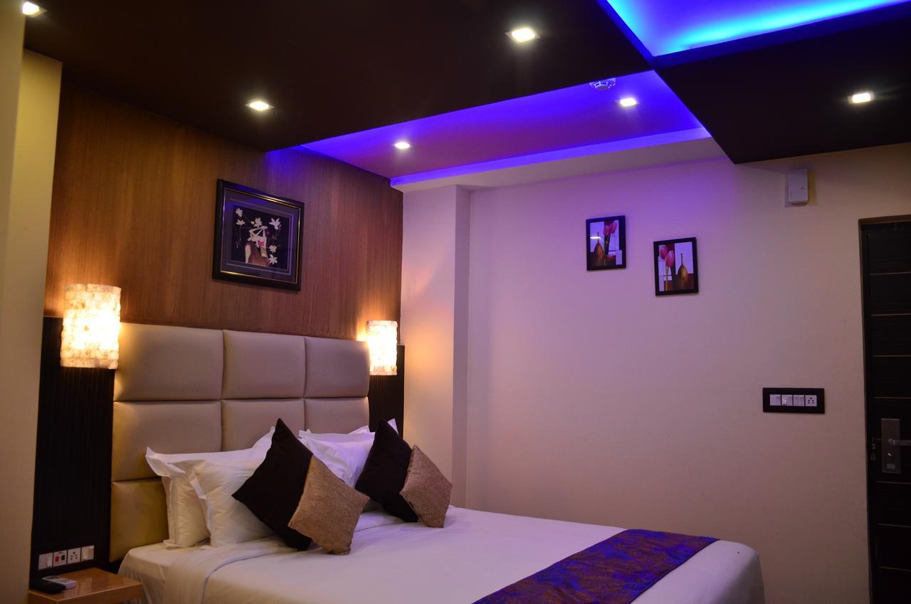 Dolphin Chocolate Inn Chandannagar Ngoại thất bức ảnh