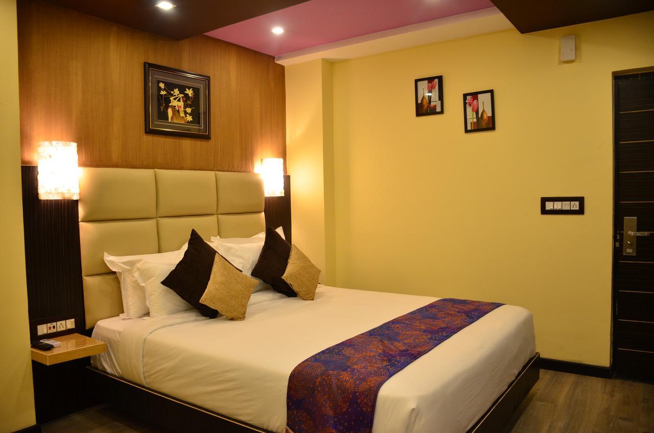 Dolphin Chocolate Inn Chandannagar Ngoại thất bức ảnh